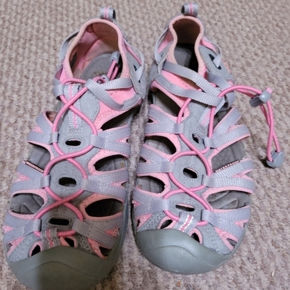 Keen slip on shoes pink & gray ladies size 5